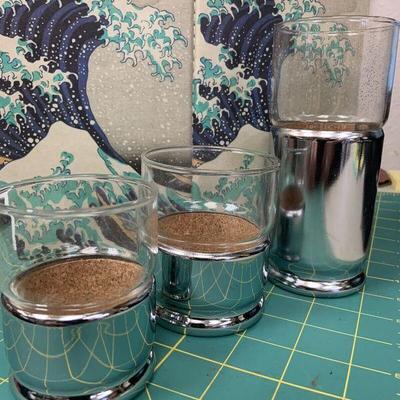 https://www.agesagoestatesales.com/product/hellerware-18-piece-mid-century-tumbler-set-in-original-box/1056
