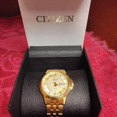 https://www.ebay.com/itm/126622645353
ERI7172 CITIZEN QUARTZ MENS WATCH STAINLESS CLASSIC GOLD TONE 9' BAND UNTESTED
