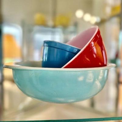 Vintage Pyrex Bowls