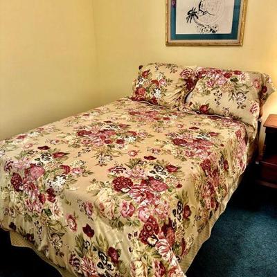 Double/Queen Bed with Wooden head and foot board beautiful comforter shams, in Rose Medallion style