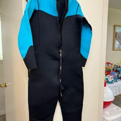 Wet suit/ Diving suit
