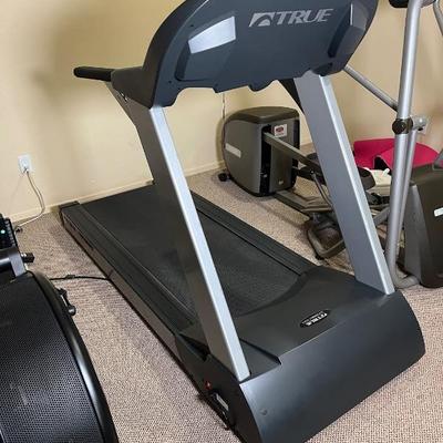 True Fitness Performance Series Treadmill
