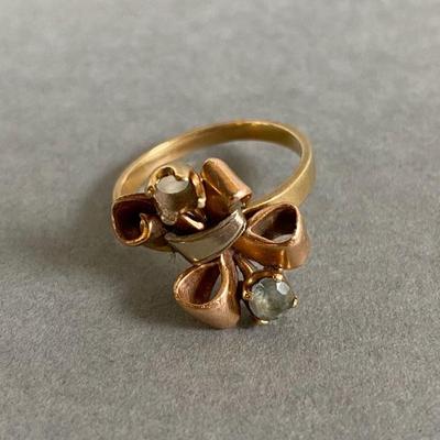 14K Gold Ring With Bow Design
