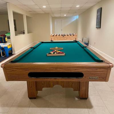 Imperil international pool or billiards table
