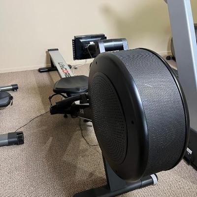 Lifecore R100 Rowing Machine
