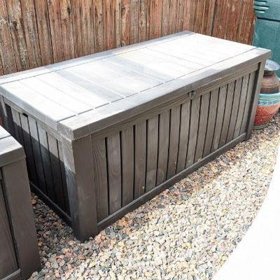 Outdoor storage deck box