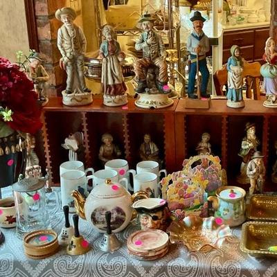 Figurines