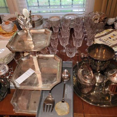 Lane MCM dining table and chairs, crystal, table top ware