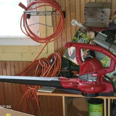 leaf blower