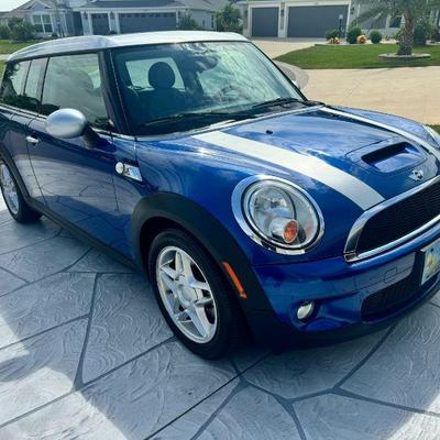2008 Mini Cooper Clubman S 1 owner no accidents clean car 
Carfax in hand and title 86,705 miles $7,300.00 cash