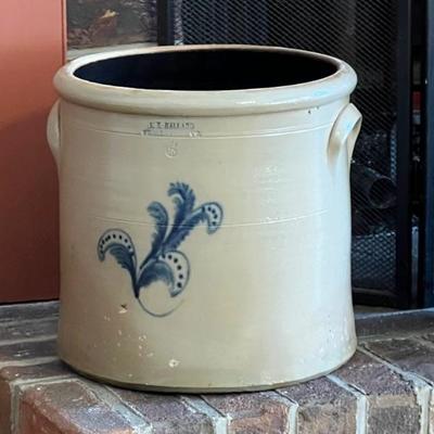 A K Ballard 6 gallon crock - skip decorated