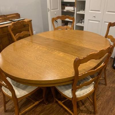 Beautiful dining set~
