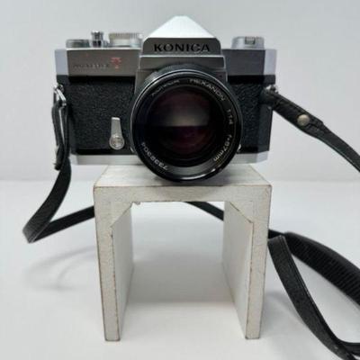 Vintage Konica Auto Reflex T + Hexanon 1:14 57mm Lens