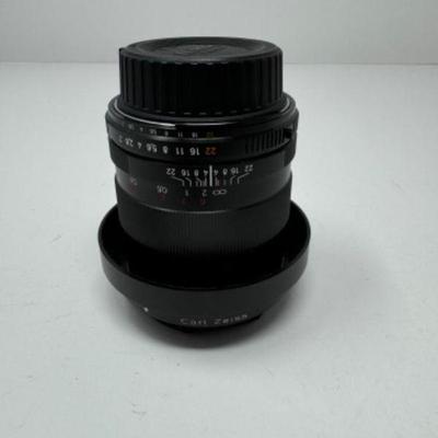 Carl ZEISS Distagon T* 2/28 | Est. $625	