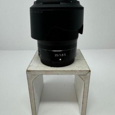 Nikkor Z 35mm 1:1.8 s - 62 | Est. $850	