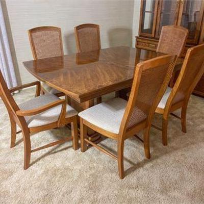 Broyhill Dining Set .jpg