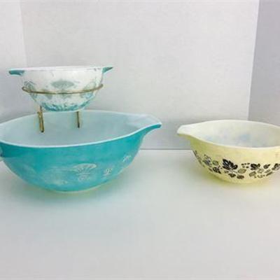 Pyrex Balloon Chip & Dip Set & Gooseberry Bowl .jpg