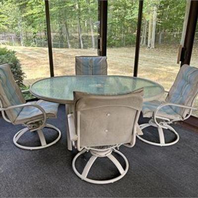 Patio Arm Chairs & Side Table .jpg