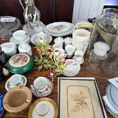 Part of miscellaneous antiques, vintage & contemporary Super Sized lot.