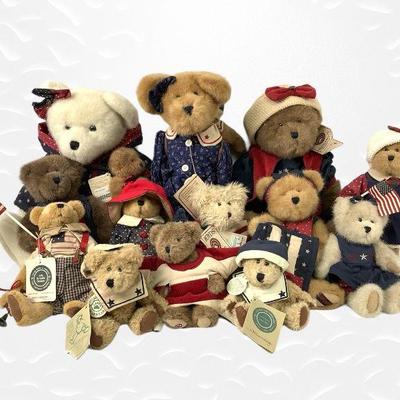 DEJE238 American Spirt Boyds Bears	With the American theme Boyds Bears, all have tags except the 2 bears that have " Liberty"...