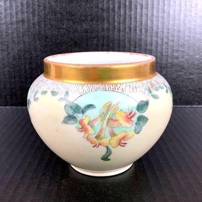 FLRO206 W.G. & Co. Limoges Hand Painted Porcelain Art Nouveau Small Jardiniere/Vase	Hand painted porcelain Jardiniere/vase. Made in...
