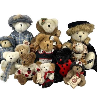DEJE235 Boyds Bears Dress Up & Lady Bugs	A couple of blue and white plaid bears, the bigger bear's tag is signed. Fall like...