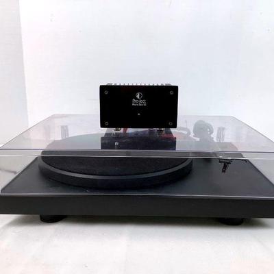 LIGR216 Pro-Ject Debut III Turntable & Phono Box SE	Pro-Ject debut III turntable, it's missing a needle and also the power...