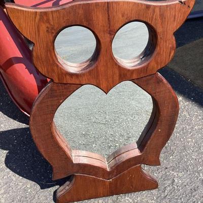 LIGR700 MCM Large Wood Owl With Mirror Cutouts	Looks to be hand crafted. Ready to hang. Three cutouts. Almost 1.5 inches thick. Measures...