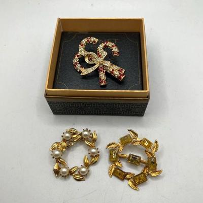 (3) Vintage Costume Jewelry Brooches FT Monet in Original Box
