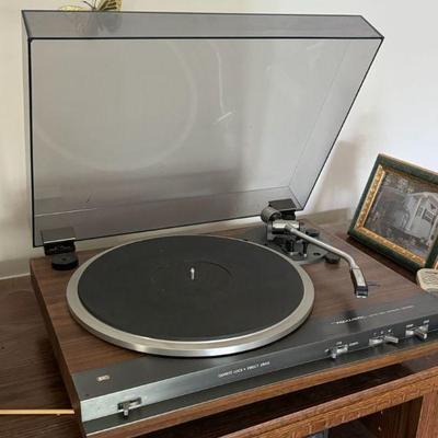 Realistic LAB-500 Automatic Turntable
