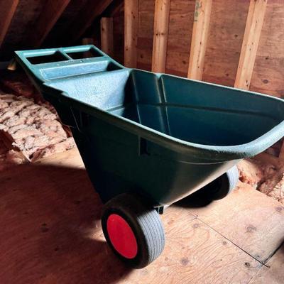 Rubbermaid Plastic Wheelbarrow
