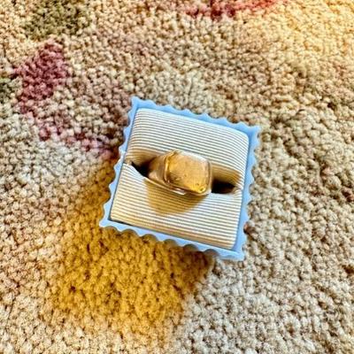 14 kt gold ring