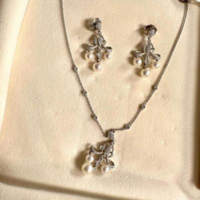Diamond & pearl chandelier set from BC Clark