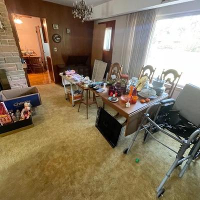 Estate sale photo