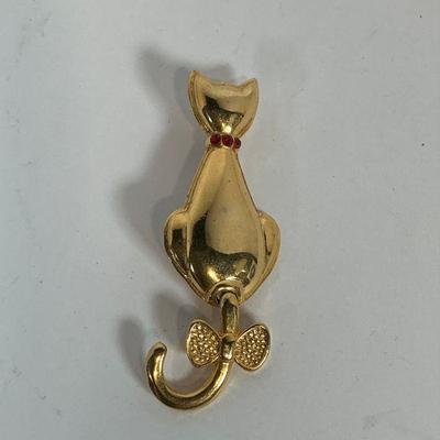 gold Tone Cat Brooch