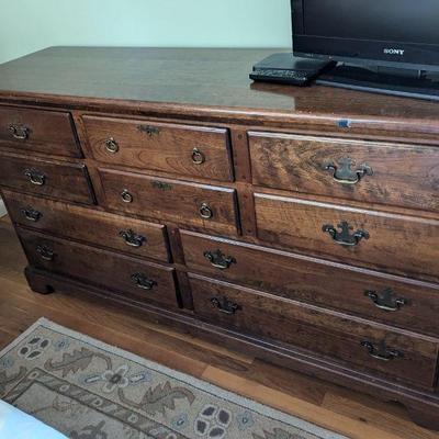 Miracle Americana Dresser