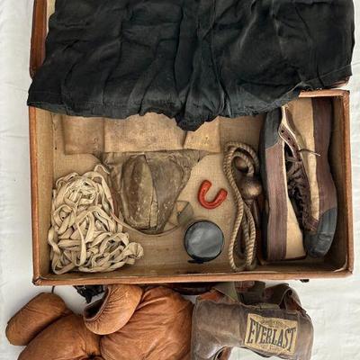RARE c1910 "One Round Hogan" Boxer Gear Fight Suitcase LOOK!