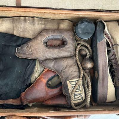 RARE c1910 "One Round Hogan" Boxer Gear Fight Suitcase LOOK!
