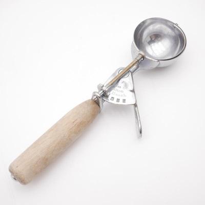 Vintage Hamilton Beach Model 40 Ice Cream Scoop