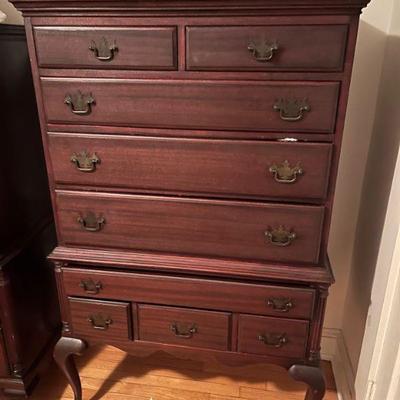 Many dressers