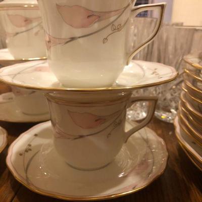Mikasa Cap II Bellamy China Set, Service for 10