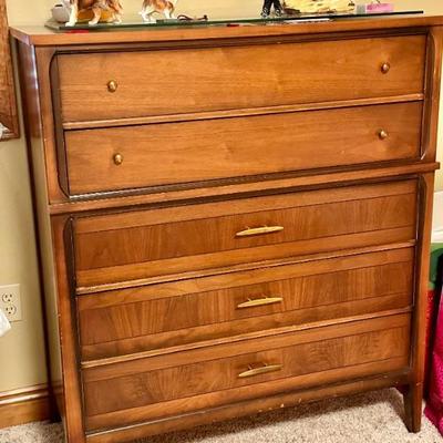 Mid century chest of drawers