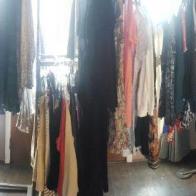 Women's Clothing (Med-Lrg)