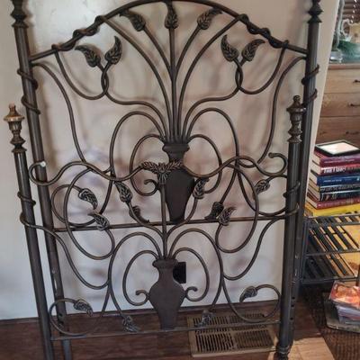 Twin bedframe