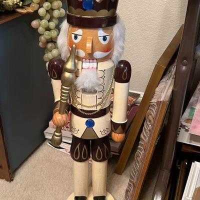 Beautiful Christmas/holiday decorations