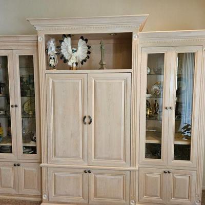Entertainment Hutch In Great Shape