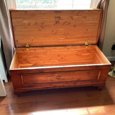 Roos Cedar Chest 
