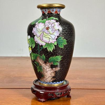 CLOISONNE VASE | Depicting flowers with gilt rim. - h. 6 x dia. 3.5 in

