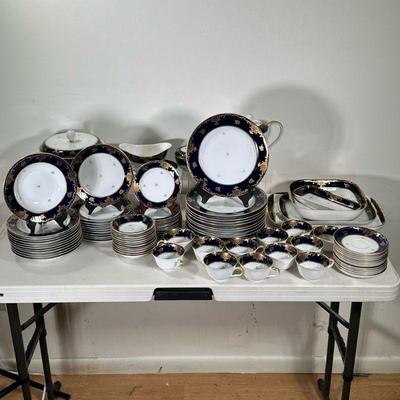 (92pc) ROSENTHAL HELENA DINNER SERVICE | Including: 12 dinner plates; 11 salad plates; 12, soup bowls; 12 dessert plates; 12 dessert,...