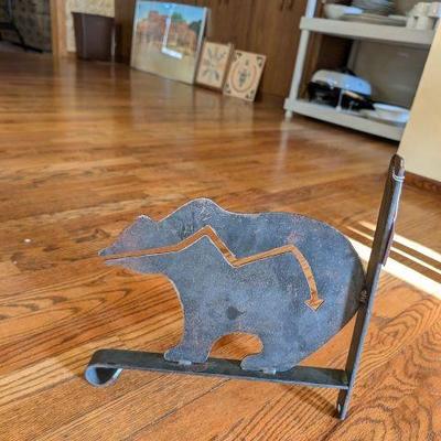 Wrought iron bear bracket